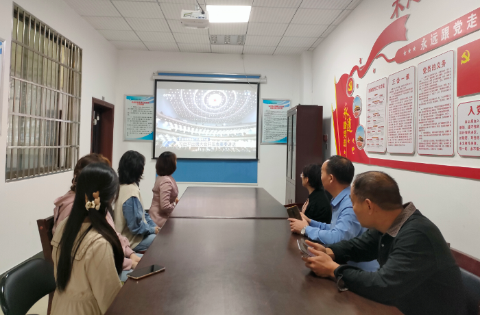 招生 张旸.png