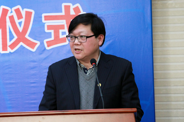 1511319035358073480.jpg 副院长刘建民主持签约仪式。.jpg