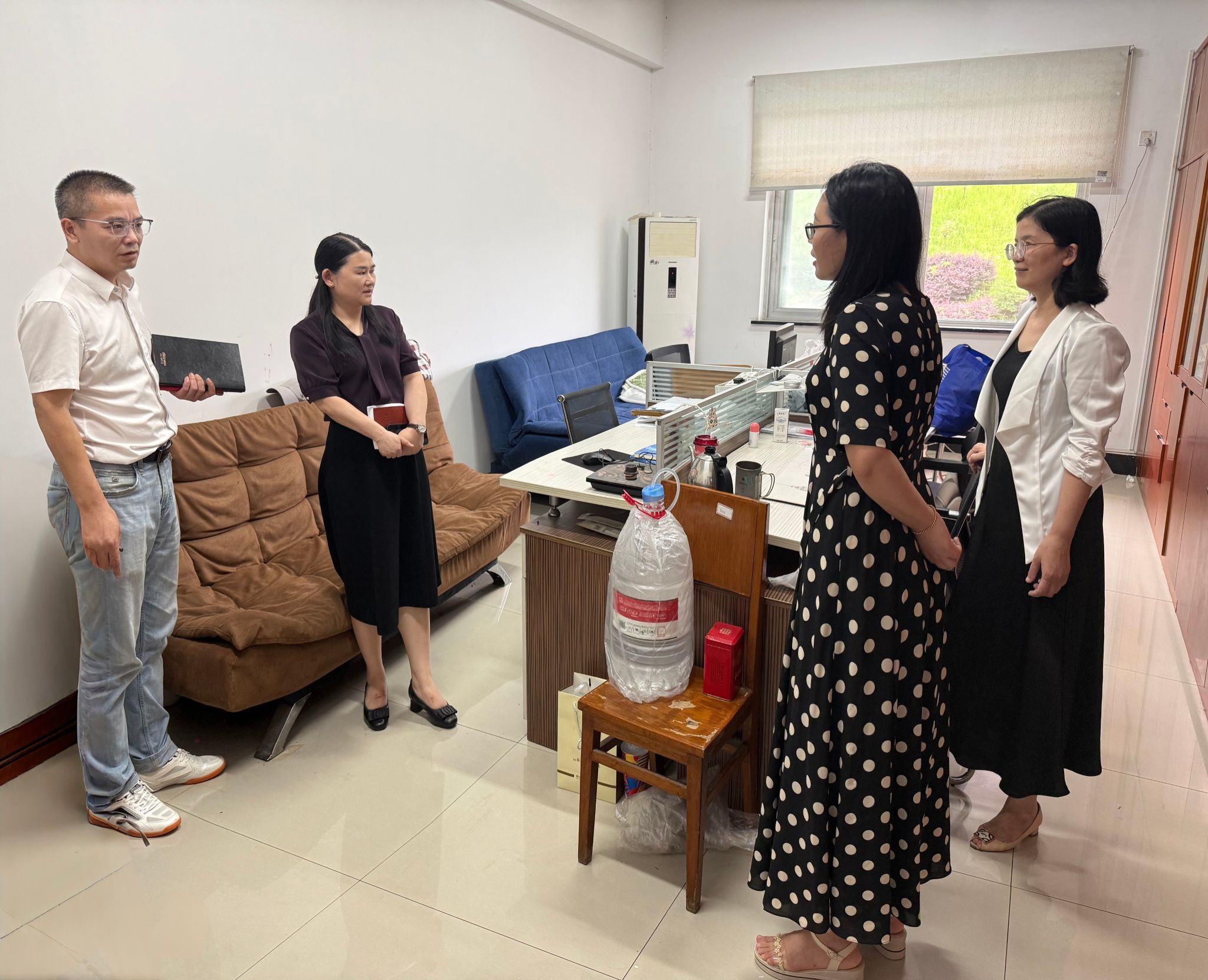 李小娟深入法学与公共管理学院开展校园安全专项督导检查