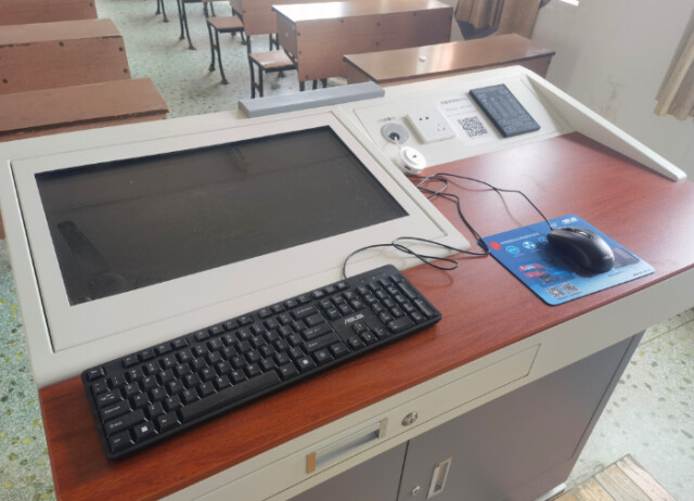 以学生为中心，竭力改善教学条件——买球官方网站多媒体教室完成整体更新迭代