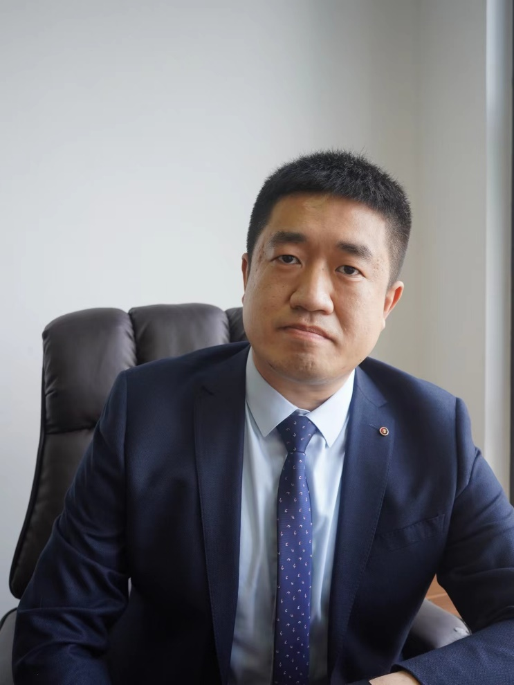 贺英杰